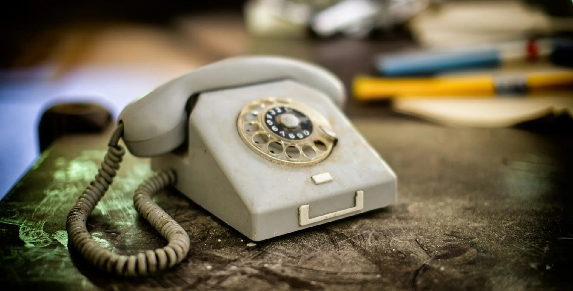 The Telephone y Trouble in Tahiti