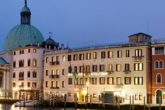 Hotel Carlton pe Canalul Grand