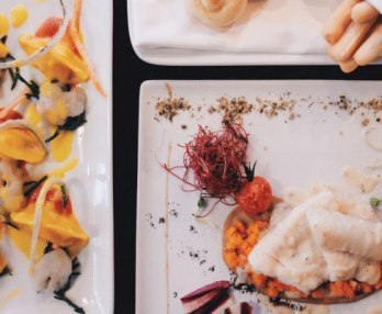 Weinverkostung und Abendessen in elegantem Ambiente