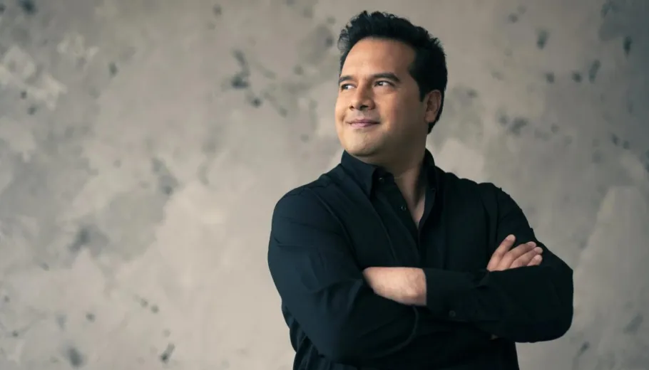 Robert Treviño Conduce Nielsen și Elgar cu Orchestra La Fenice